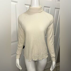 Everlane - thermal waffle knit turtle neck long sleeve in Cream Size M